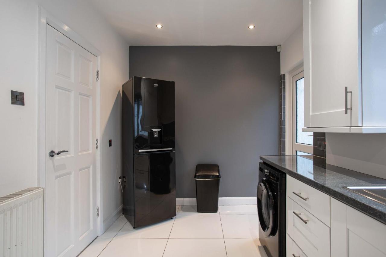 Refurbished Home, 8 Mins To Cc Belfast Exteriör bild