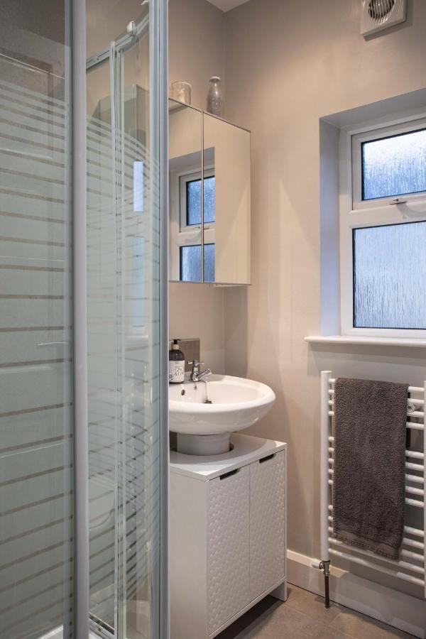 Refurbished Home, 8 Mins To Cc Belfast Exteriör bild