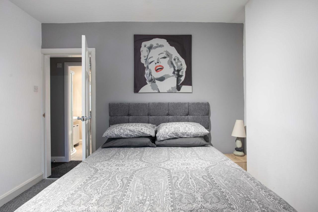 Refurbished Home, 8 Mins To Cc Belfast Exteriör bild