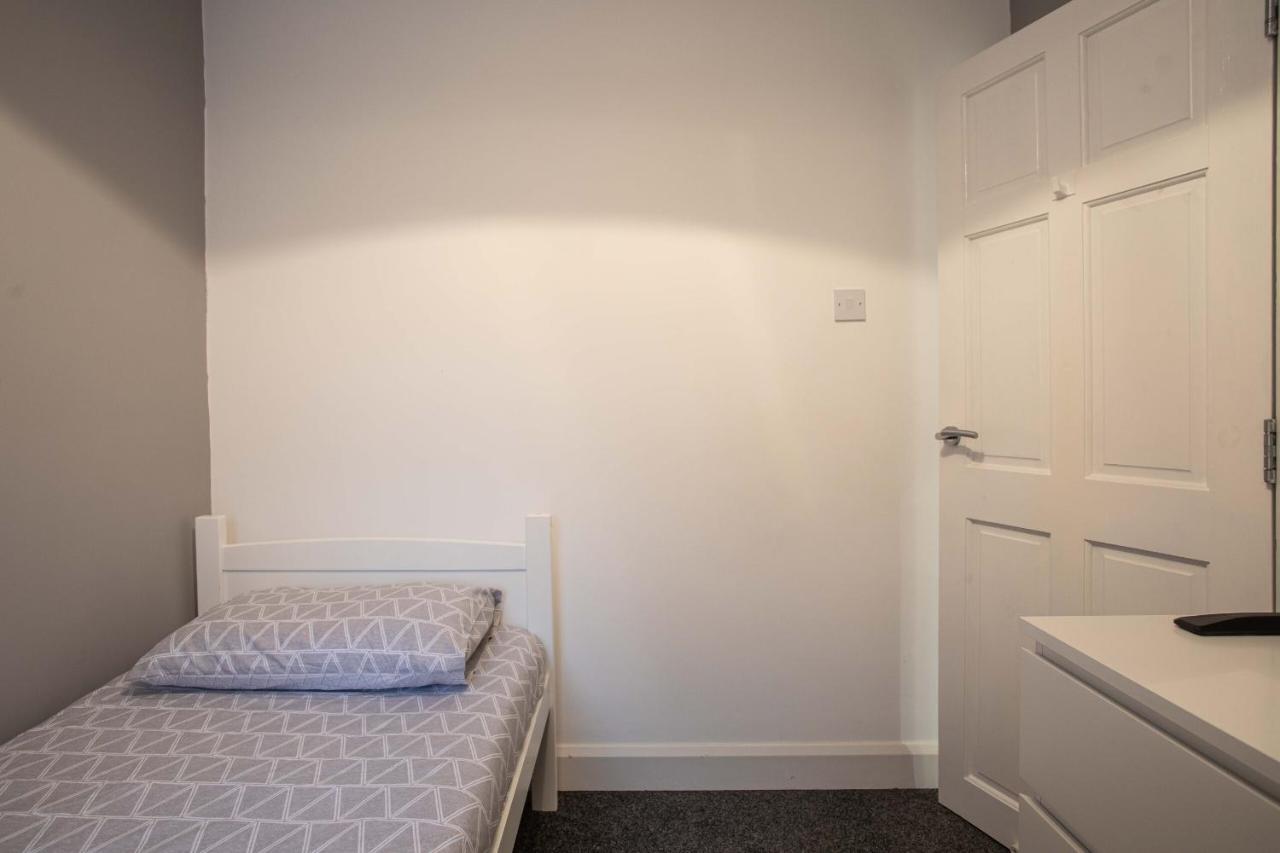 Refurbished Home, 8 Mins To Cc Belfast Exteriör bild